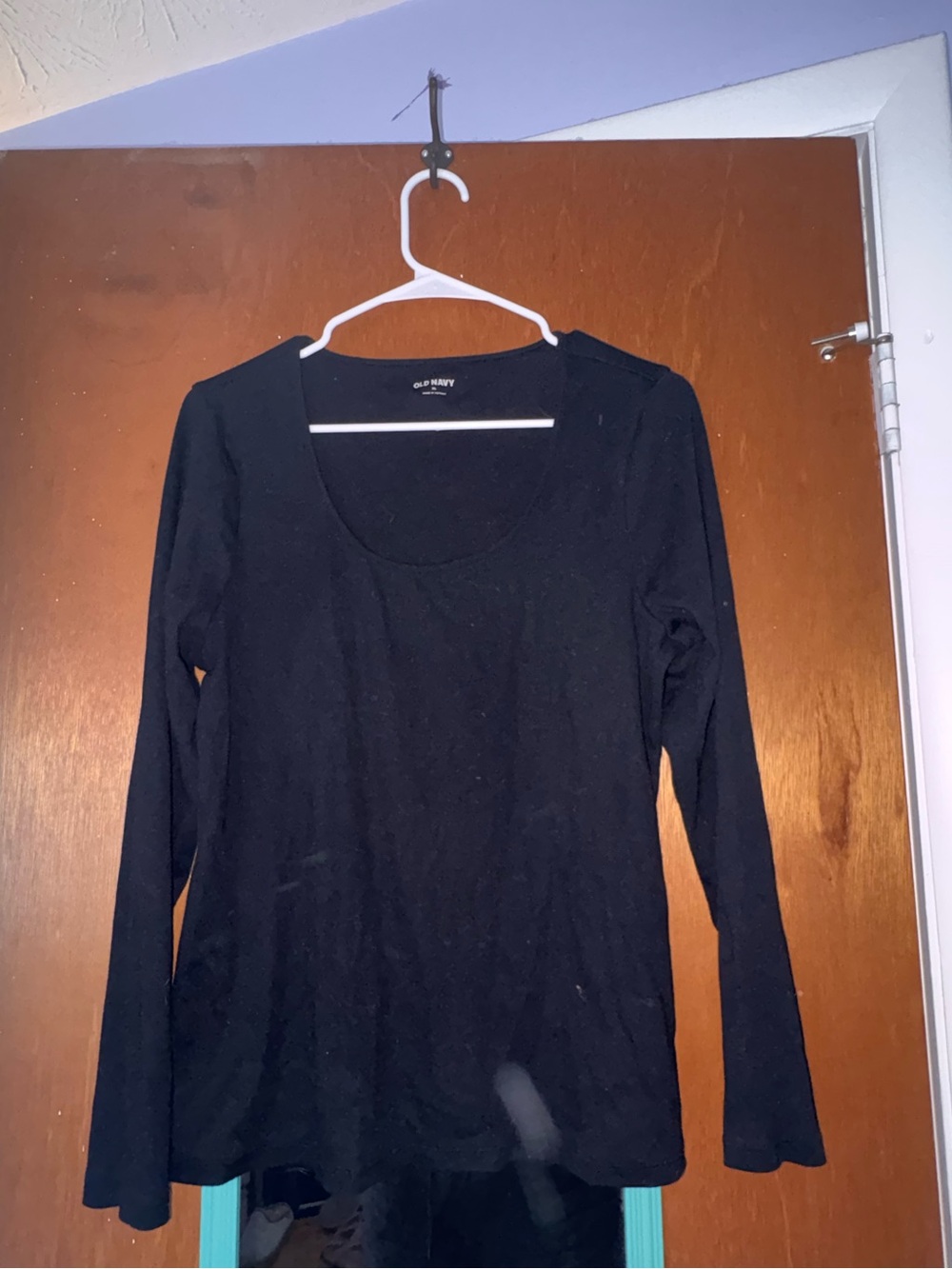 Old navy scoop neck tee